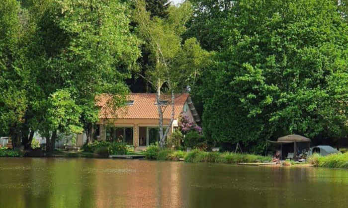 The Secret GardenLake exclusive £2350