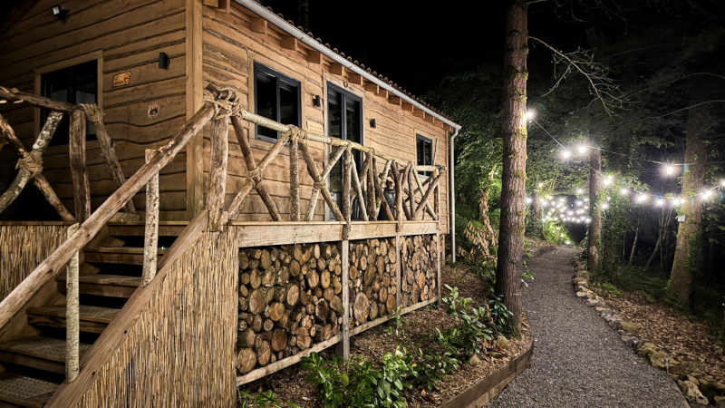 Vieux Lodge Aug26 01